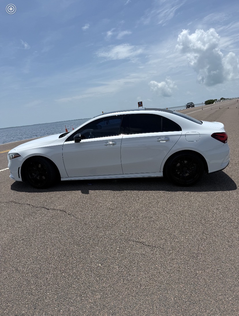 Mercedes-Benz A220 AMG Line thumbnail 2