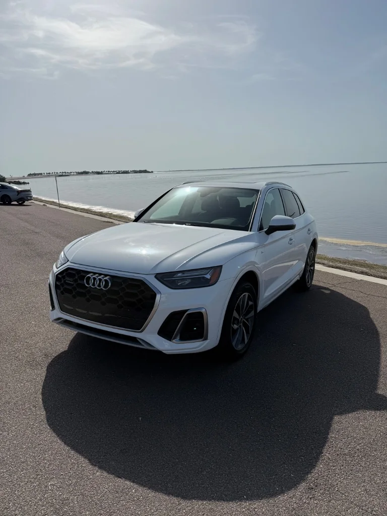 Audi Q5 S Performance exterior — luxury car rental in Tampa Bay
