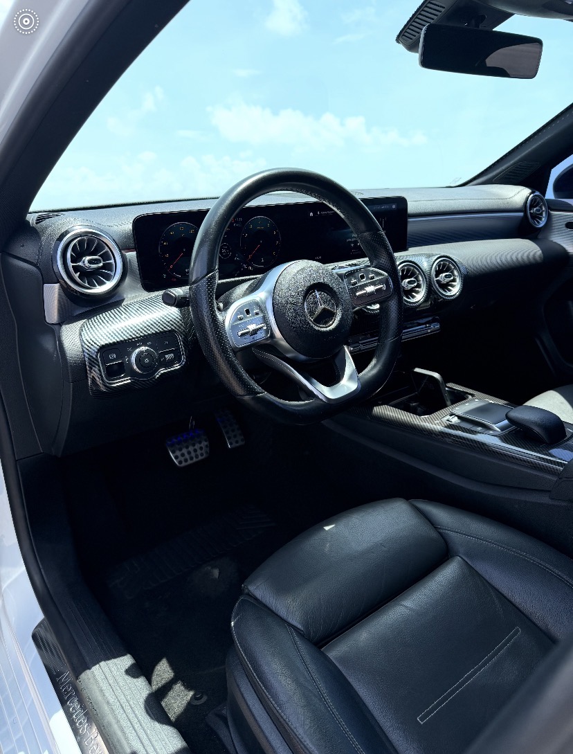 Mercedes-Benz A220 AMG Line thumbnail 5
