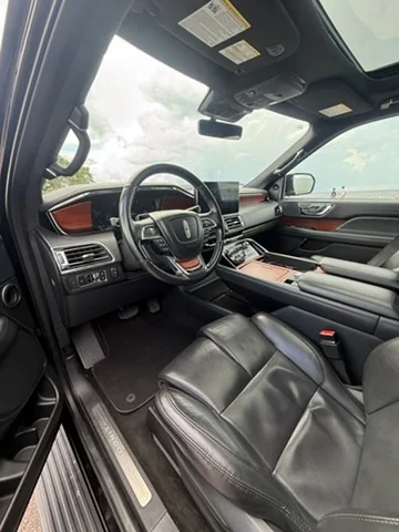 Lincoln Navigator L Premium thumbnail 5