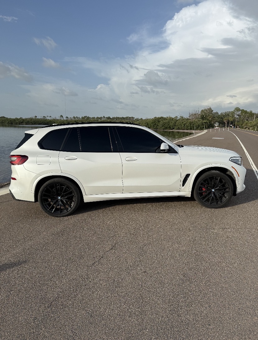 BMW X5 M50i thumbnail 2